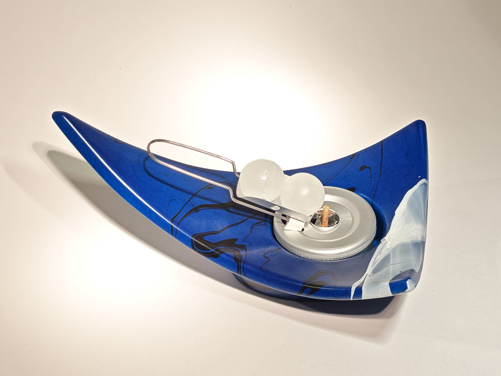 UNIKAT-Mondschale “Pendenza_1” blau-weiß-schwarz (Brenner: chrom)